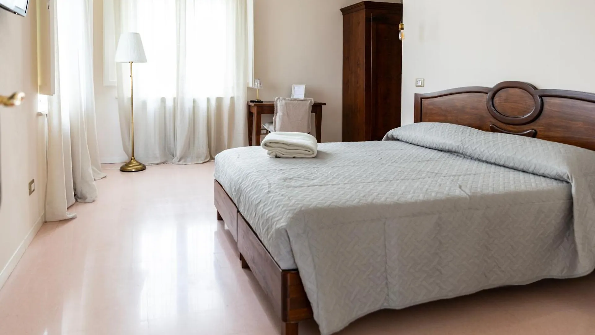 Bed & Breakfast Palazzo Gessi Room And Breakfast Borghi