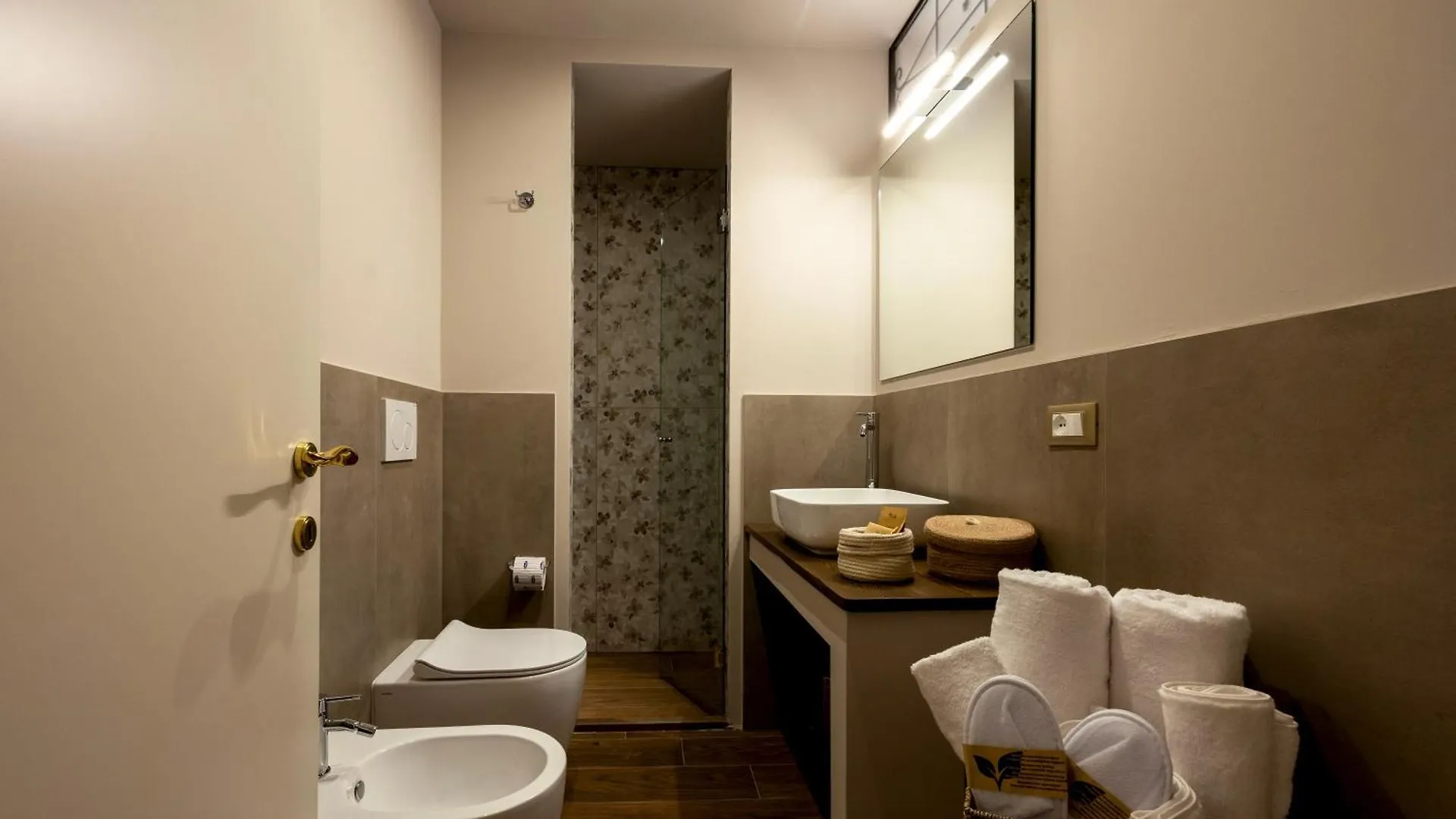 Palazzo Gessi Room And Breakfast Borghi
