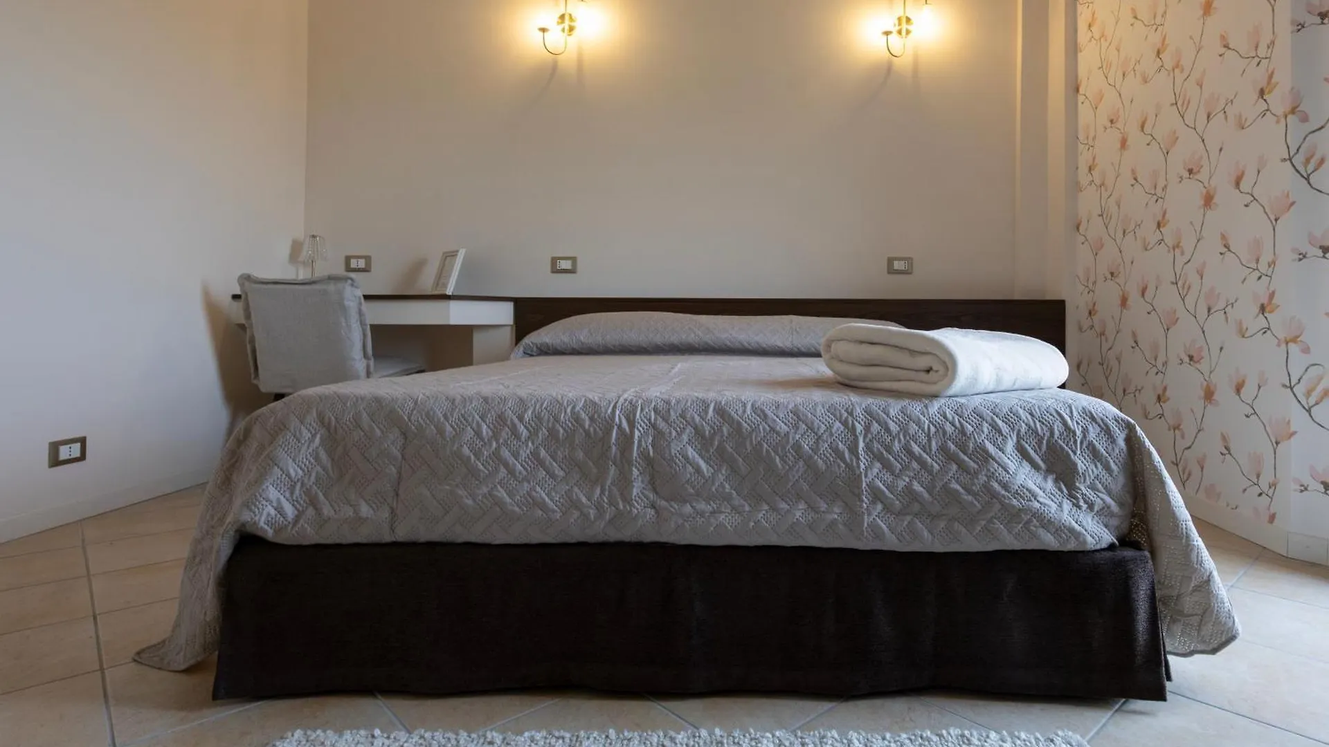 Palazzo Gessi Room And Breakfast Borghi Bed & Breakfast
